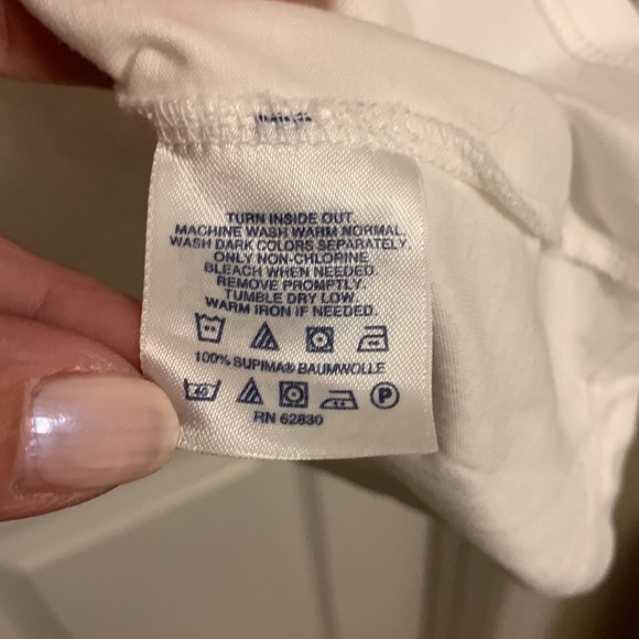 Land’s End Size White Relaxed Fit V-Neck T Shirt Supima Cotton, size XL. - Picture 5 of 5